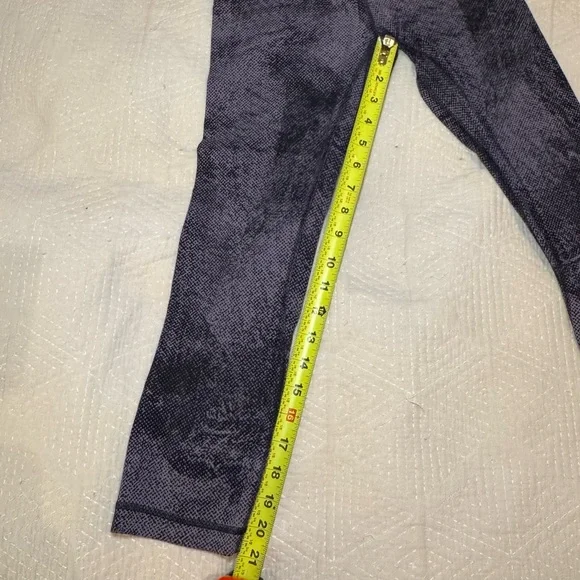 Lululemon Align Crop Pixel Print | size 4 - Picture 6 of 9